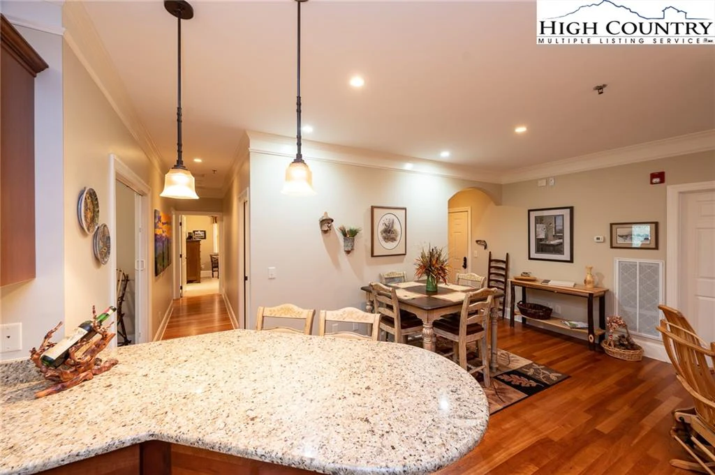 Image number 12 for the current listing