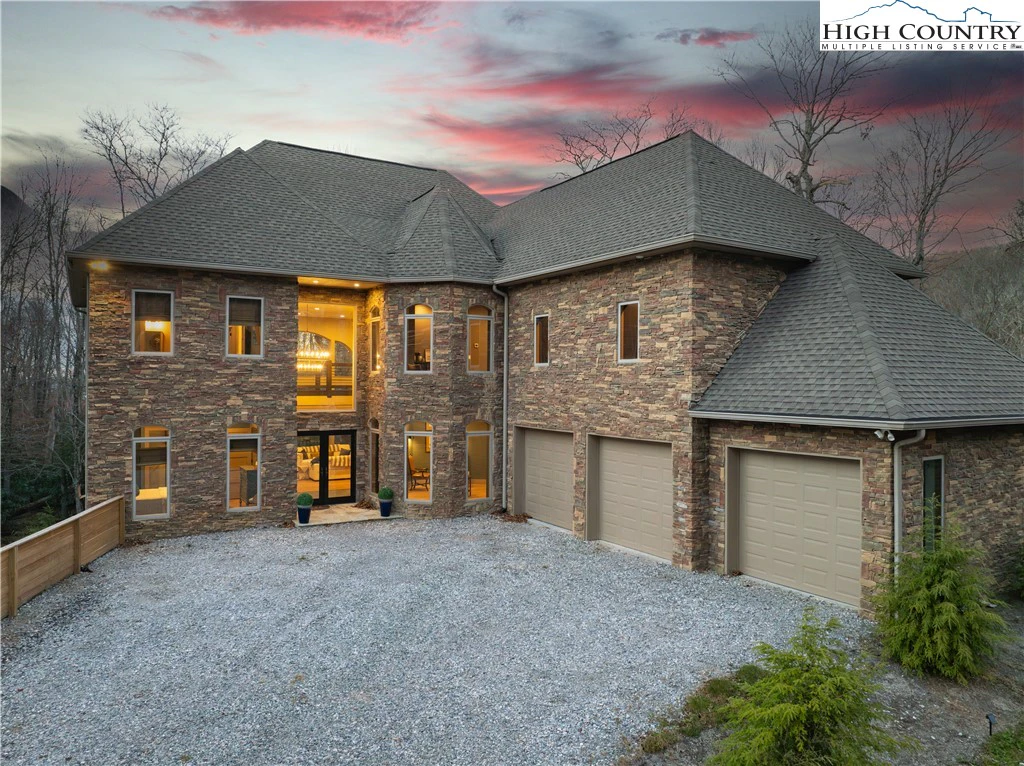 Image number 1 for the current listing