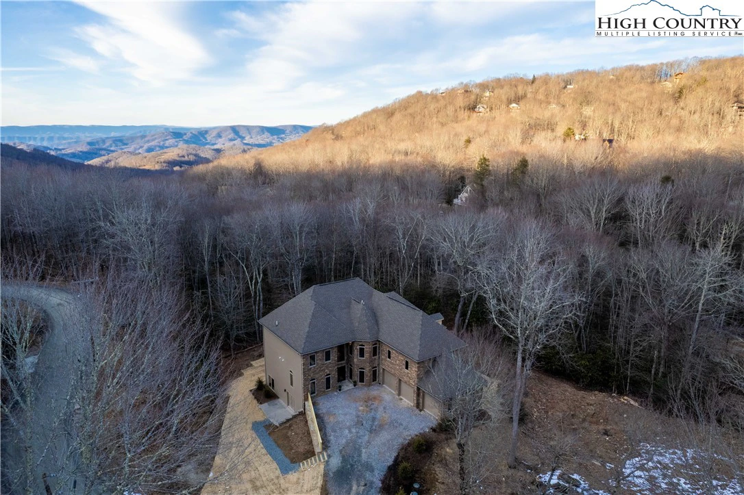 Image number 21 for the current listing