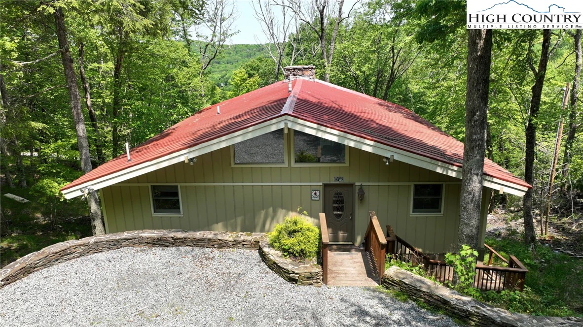 Image number 1 for the current listing