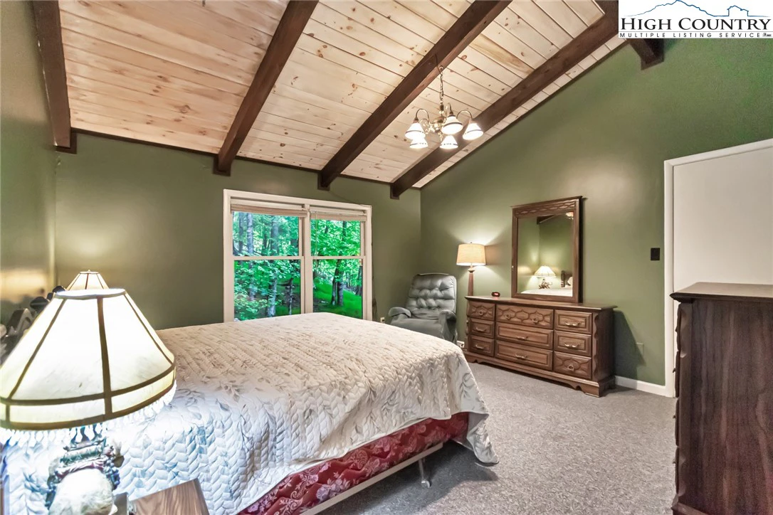 Image number 12 for the current listing