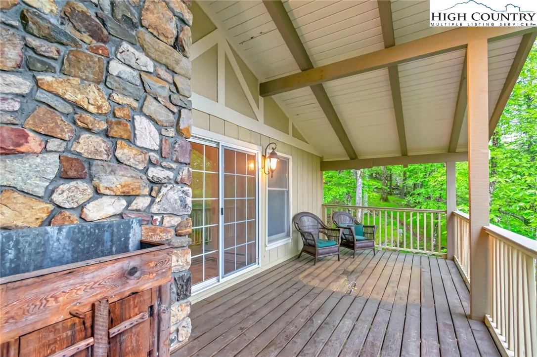 Image number 5 for the current listing