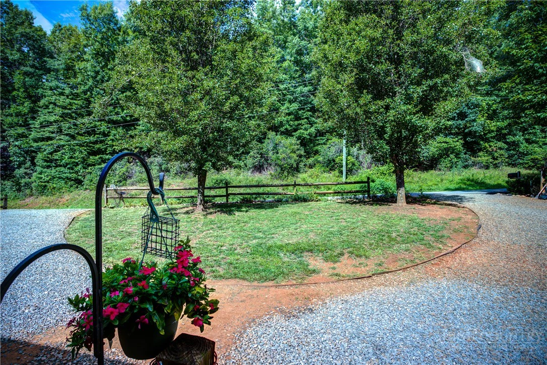 Image number 9 for the current listing