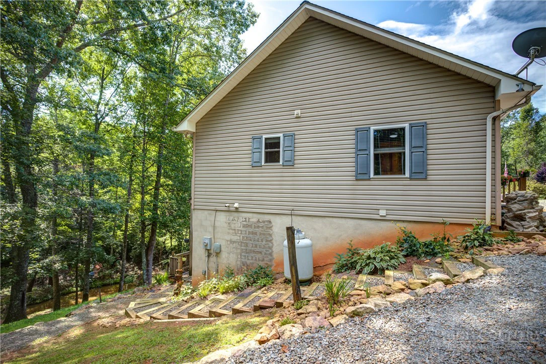 Image number 10 for the current listing
