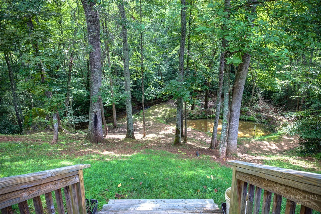 Image number 18 for the current listing