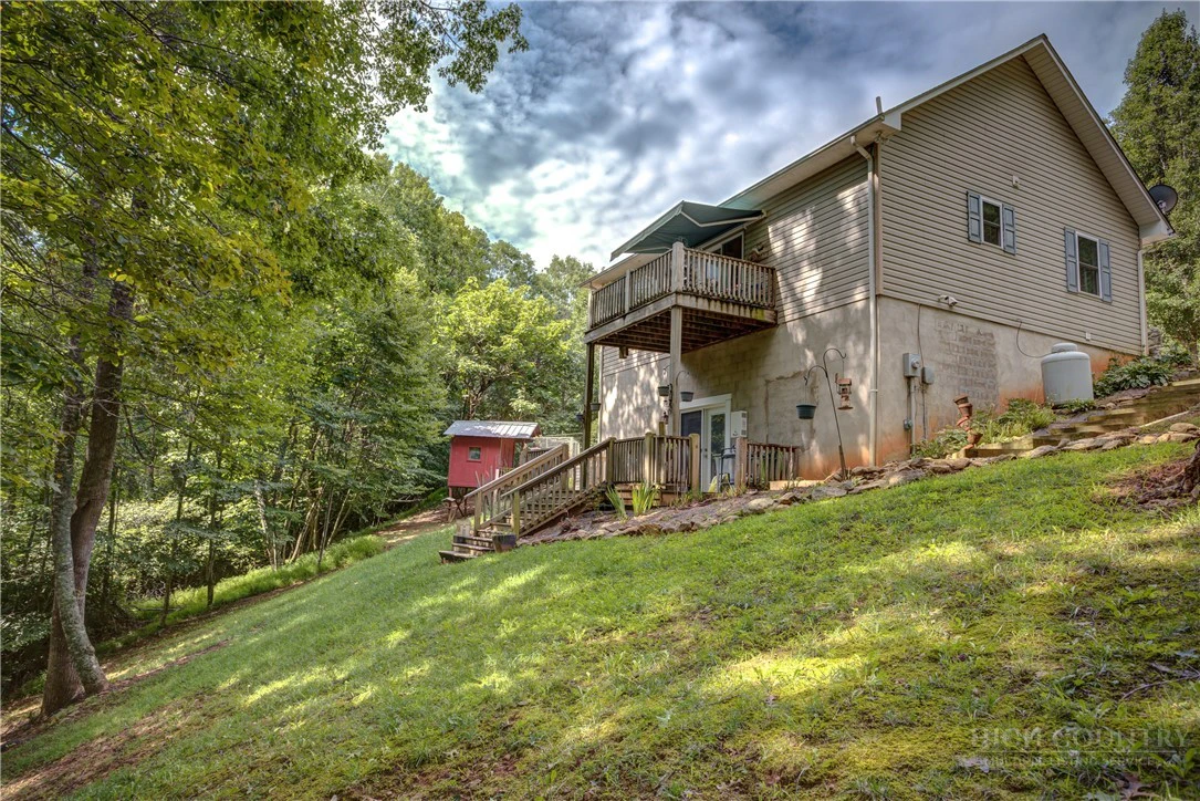 Image number 19 for the current listing