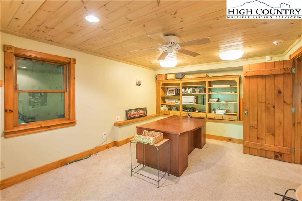 Image number 14 for the current listing