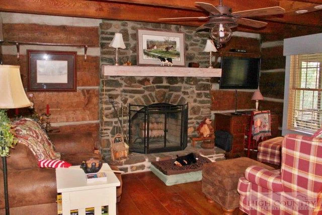 Image number 8 for the current listing