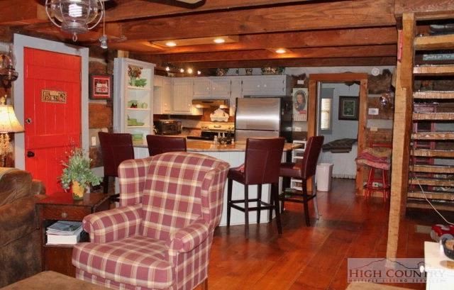 Image number 7 for the current listing