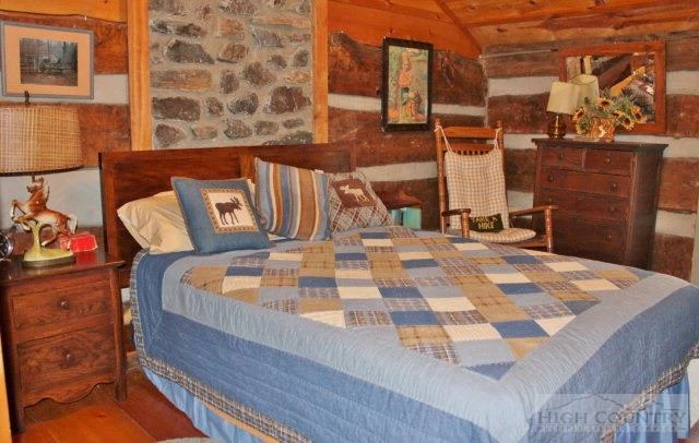 Image number 3 for the current listing