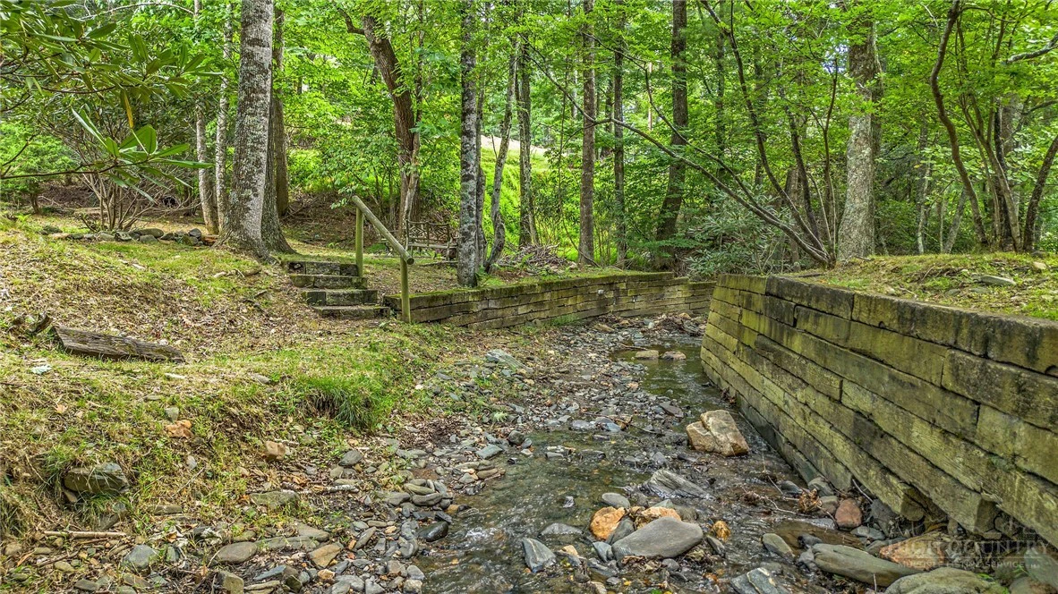 Image number 6 for the current listing