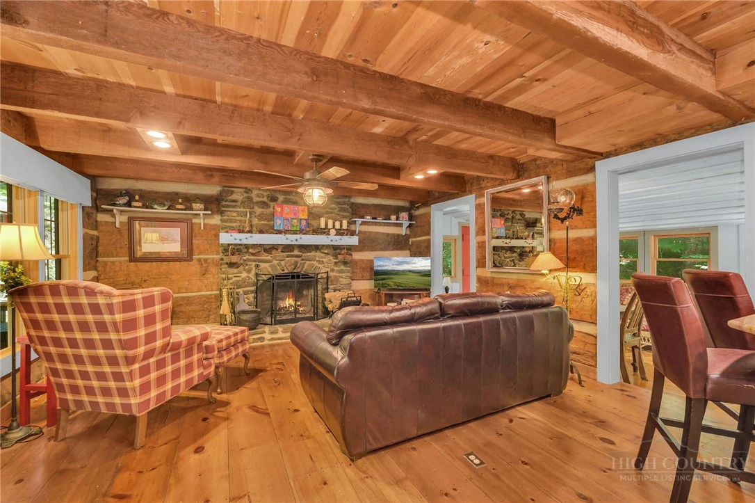 Image number 10 for the current listing