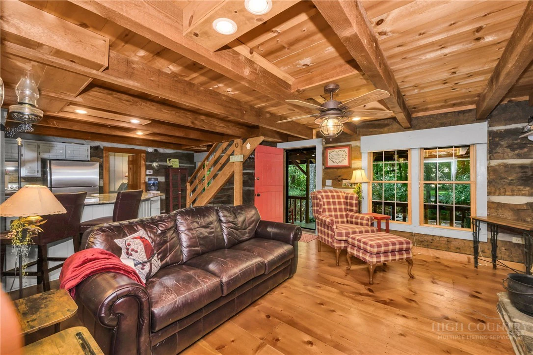 Image number 11 for the current listing