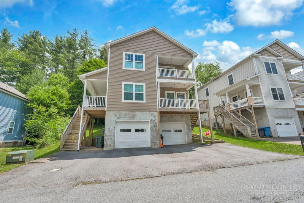 Image number 3 for the current listing