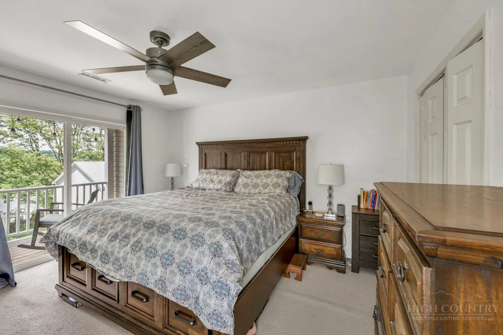 Image number 11 for the current listing