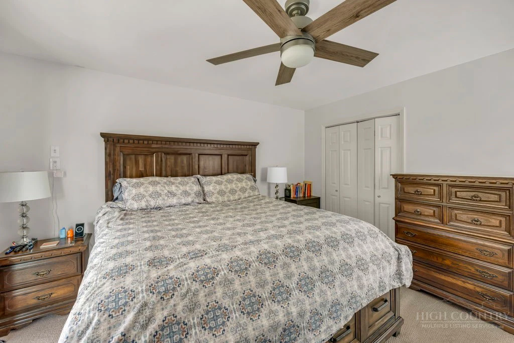 Image number 12 for the current listing