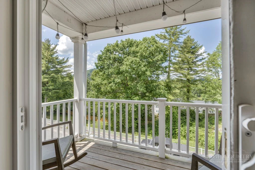 Image number 13 for the current listing