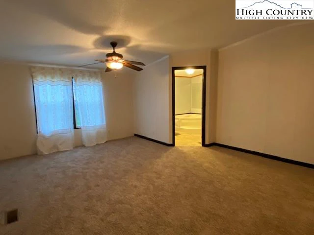 Image number 8 for the current listing
