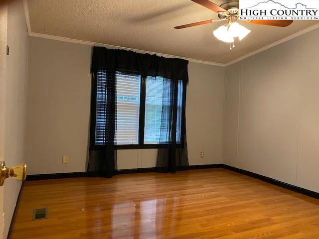 Image number 20 for the current listing