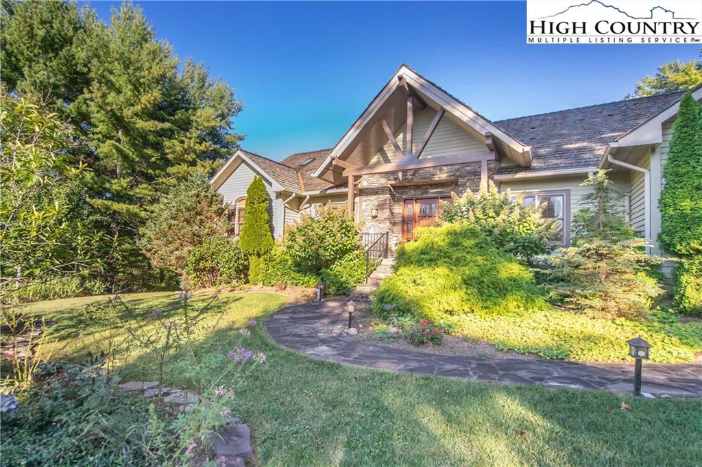 Image number 1 for the current listing