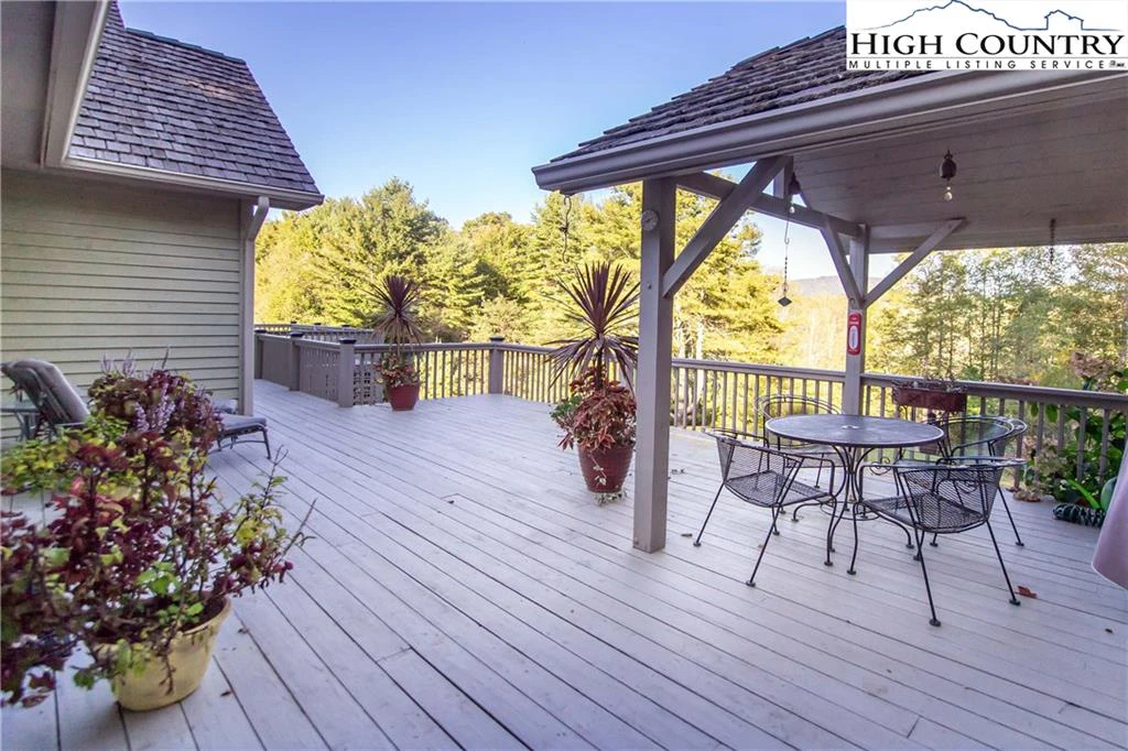 Image number 3 for the current listing