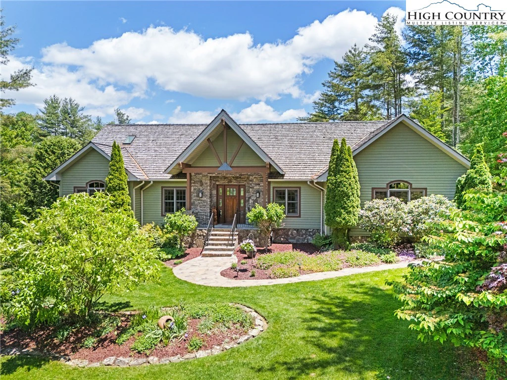 Image number 1 for the current listing