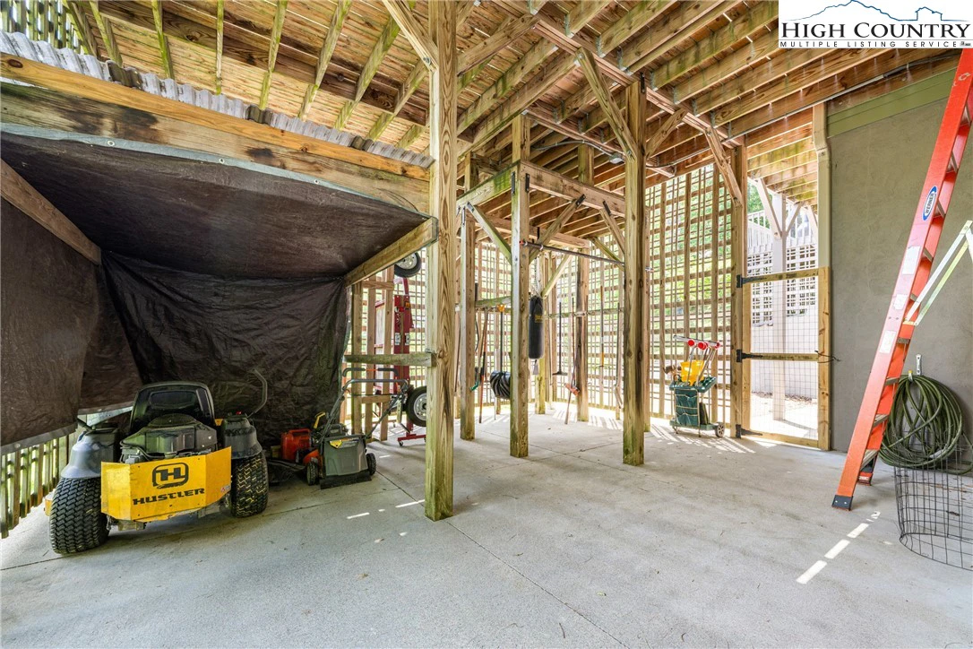 Image number 2 for the current listing