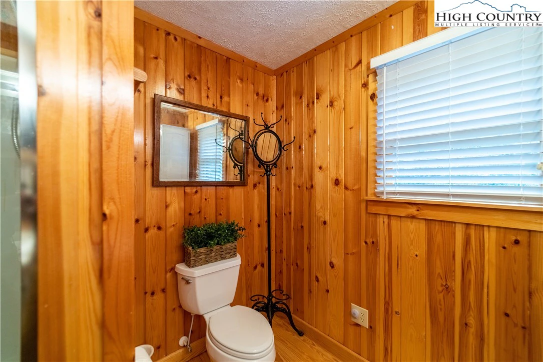 Image number 7 for the current listing