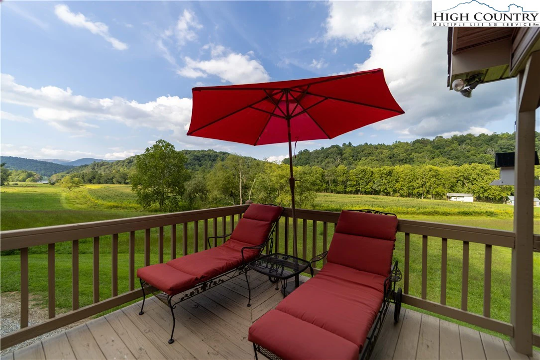 Image number 17 for the current listing