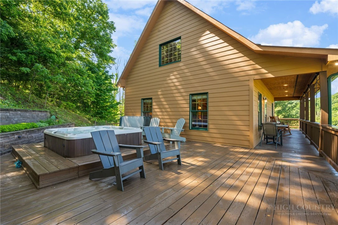 Image number 4 for the current listing