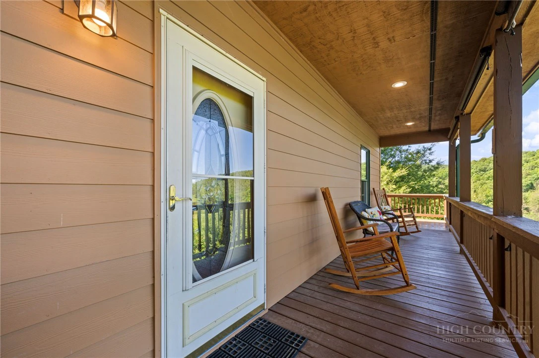 Image number 8 for the current listing