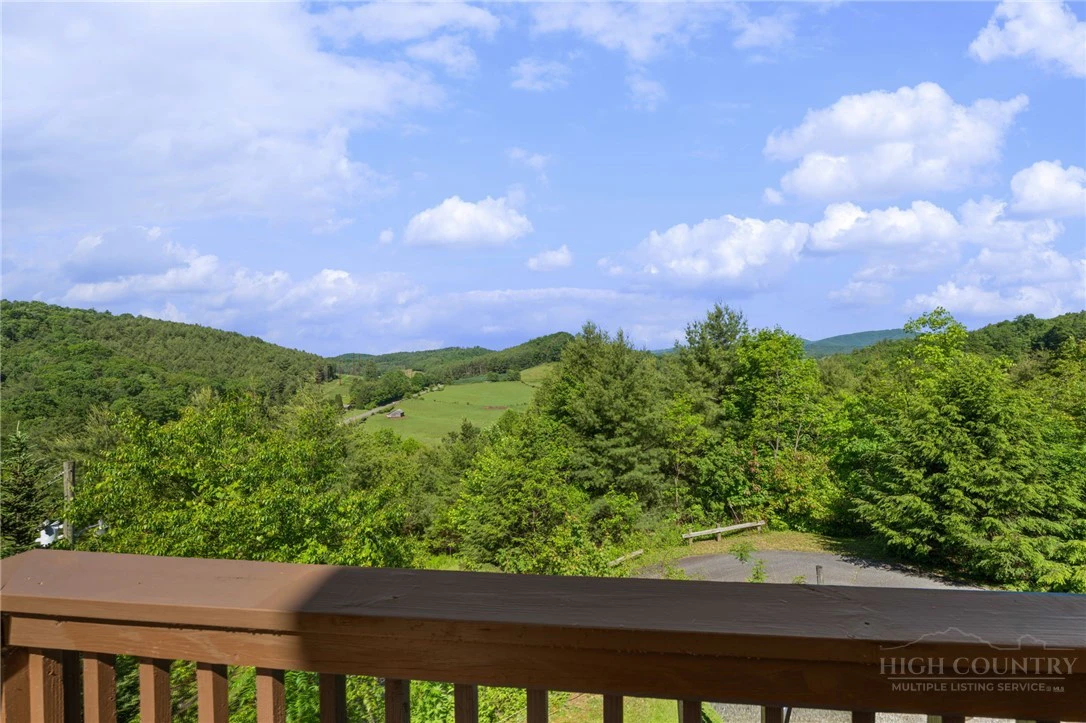 Image number 9 for the current listing