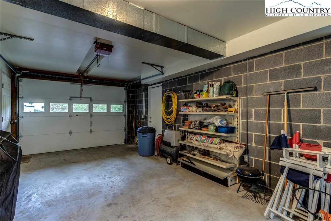 Image number 2 for the current listing