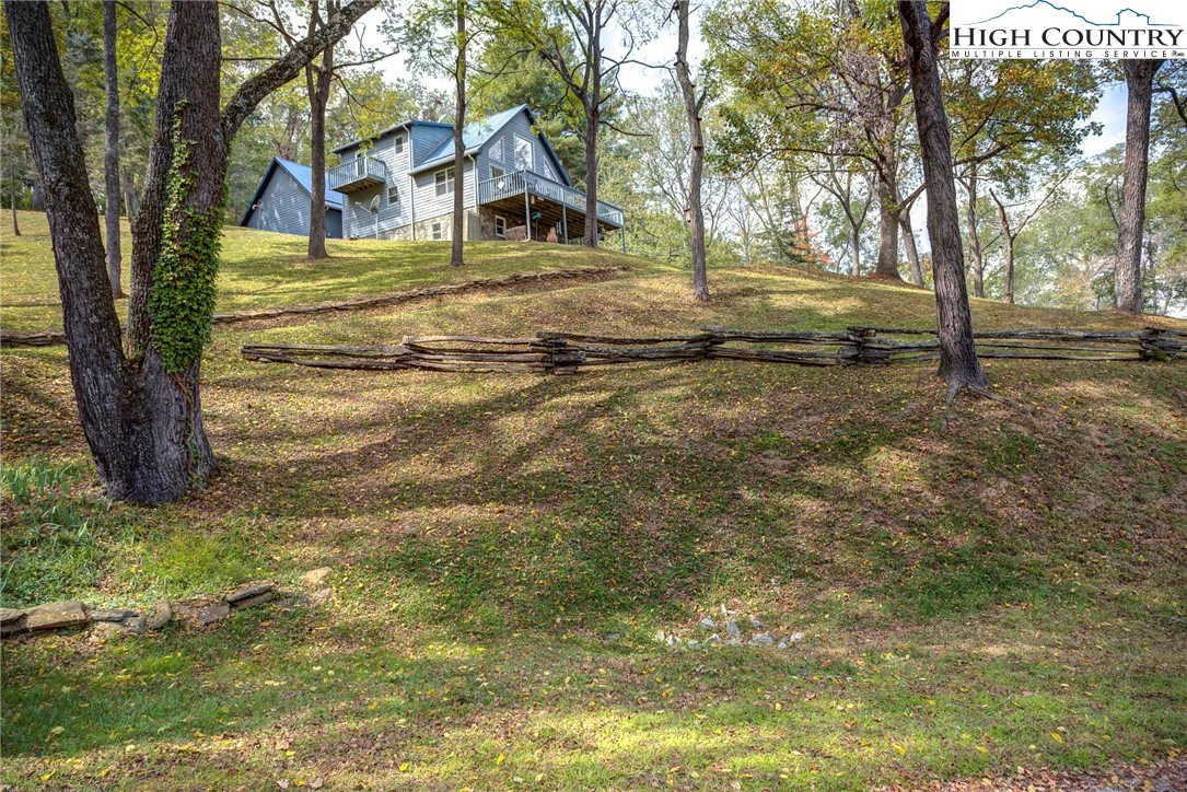 Image number 21 for the current listing