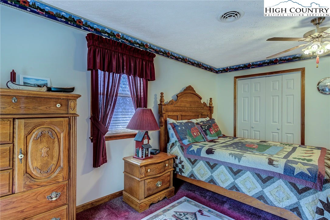 Image number 6 for the current listing