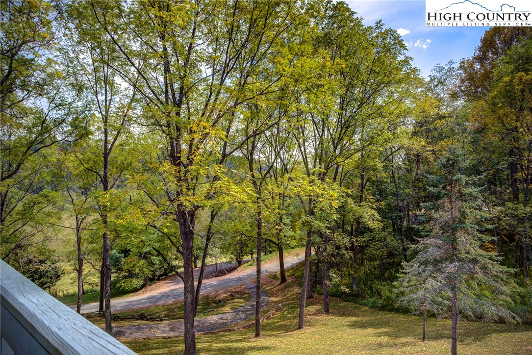 Image number 11 for the current listing