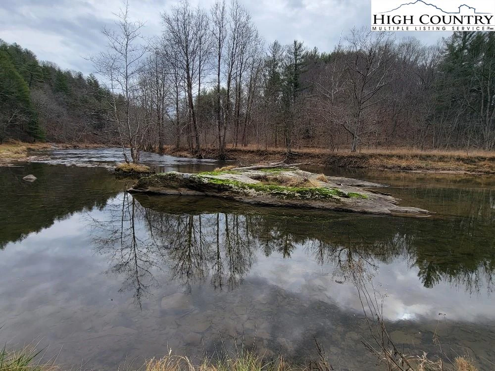 Image number 8 for the current listing