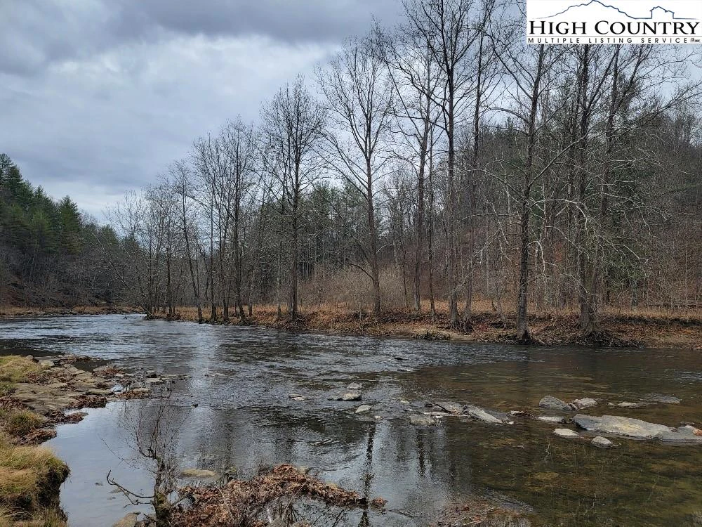 Image number 19 for the current listing