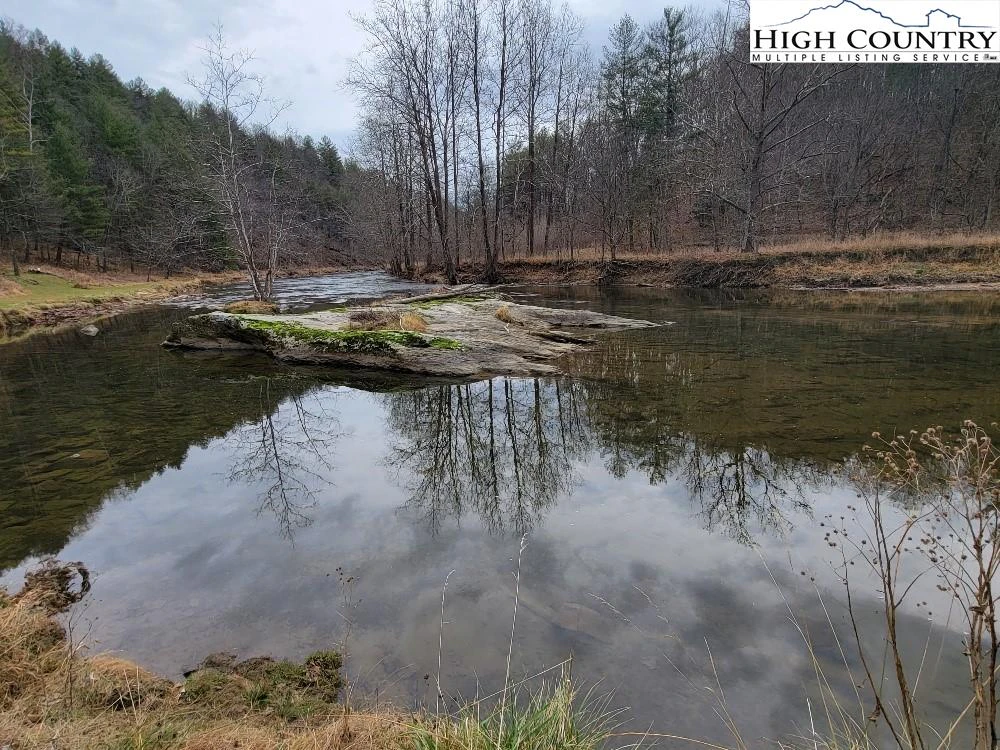 Image number 18 for the current listing