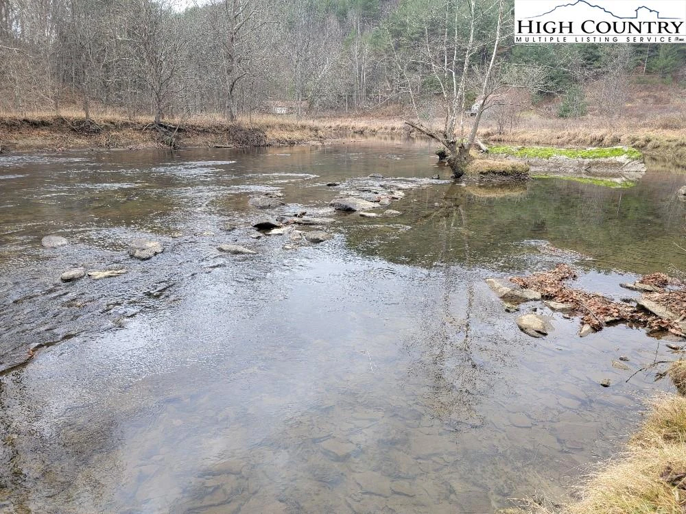 Image number 17 for the current listing