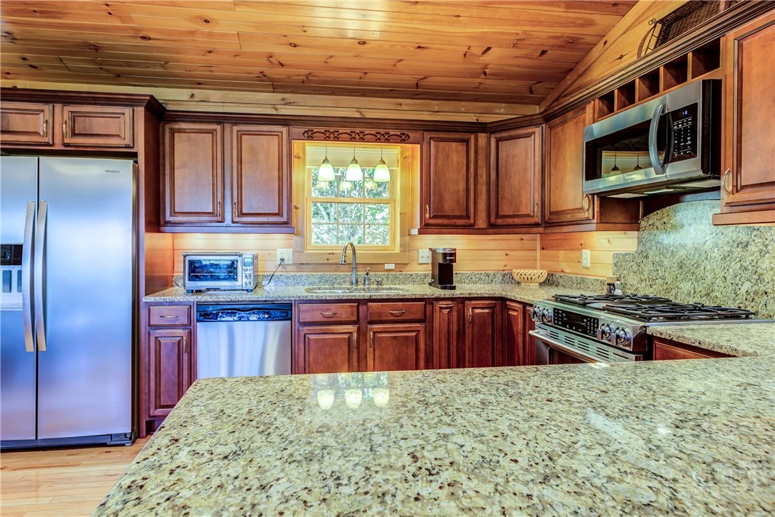 Image number 3 for the current listing