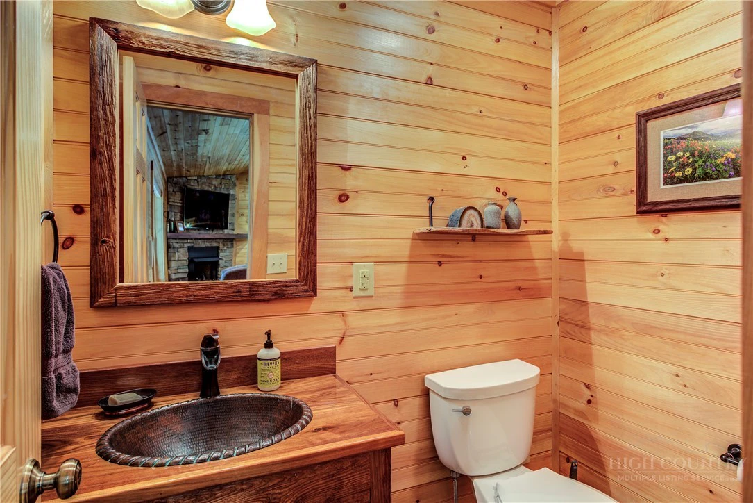 Image number 4 for the current listing