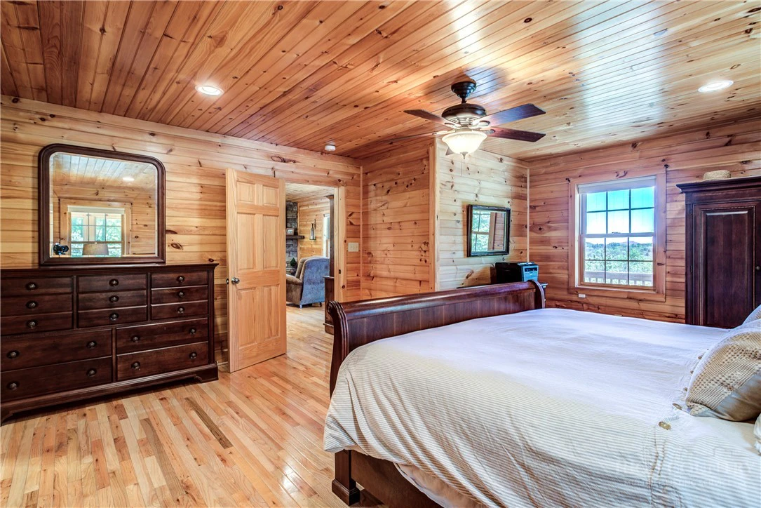 Image number 6 for the current listing