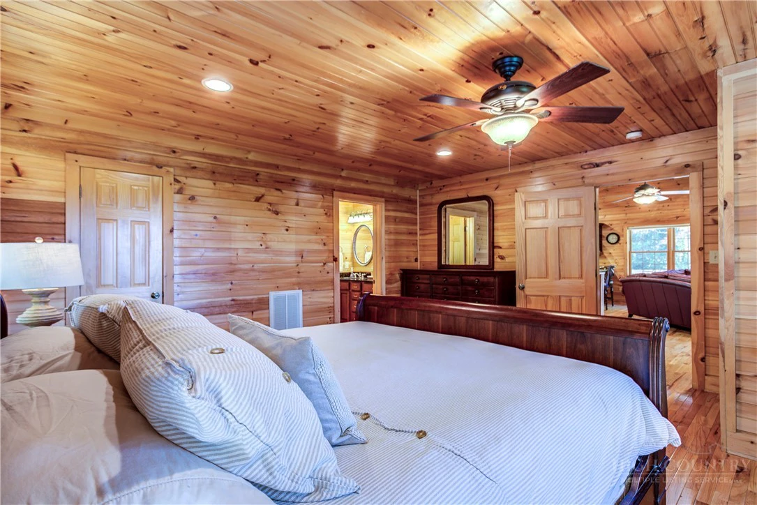 Image number 7 for the current listing