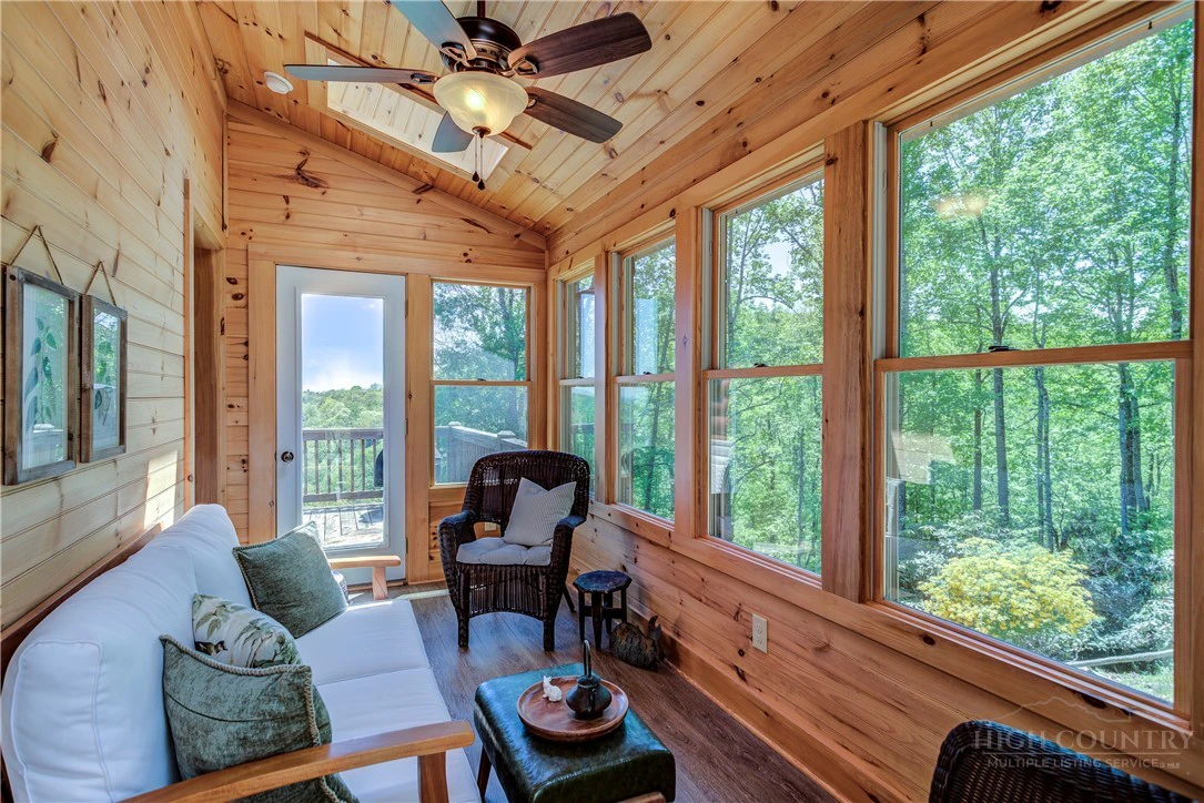 Image number 10 for the current listing