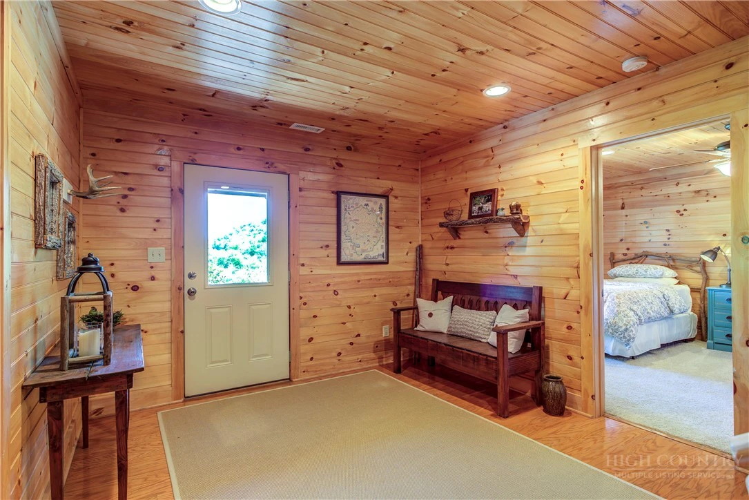 Image number 2 for the current listing