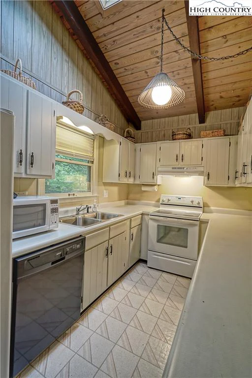 Image number 14 for the current listing