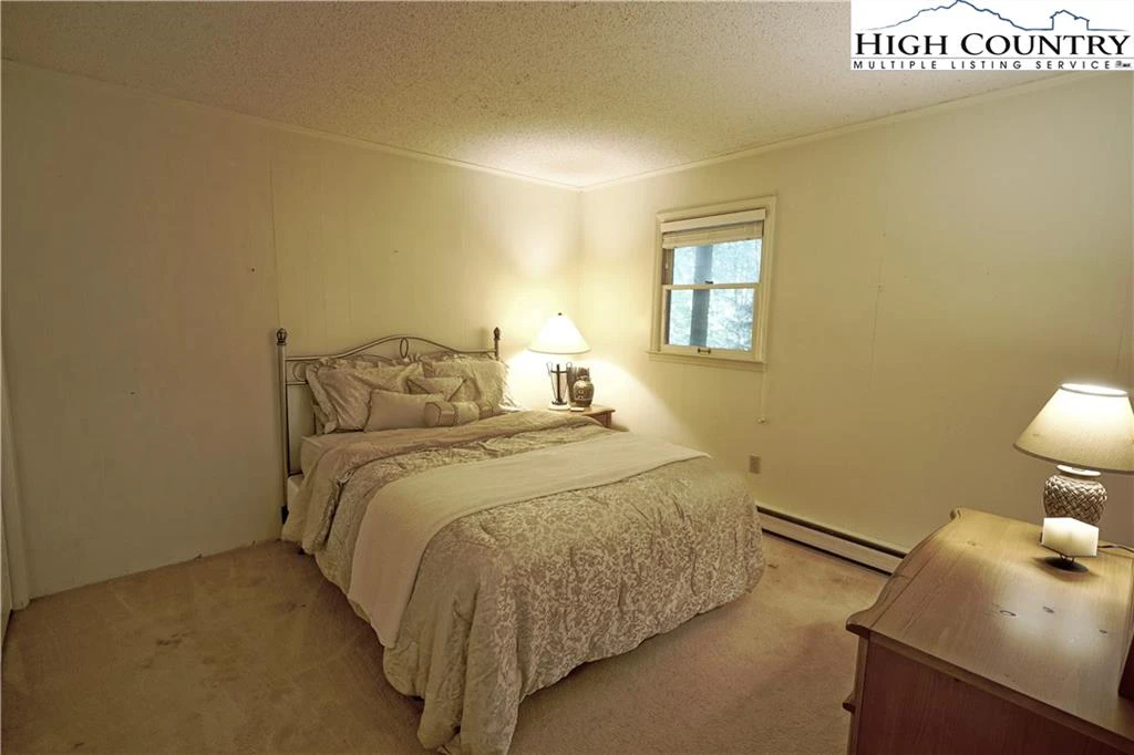 Image number 8 for the current listing