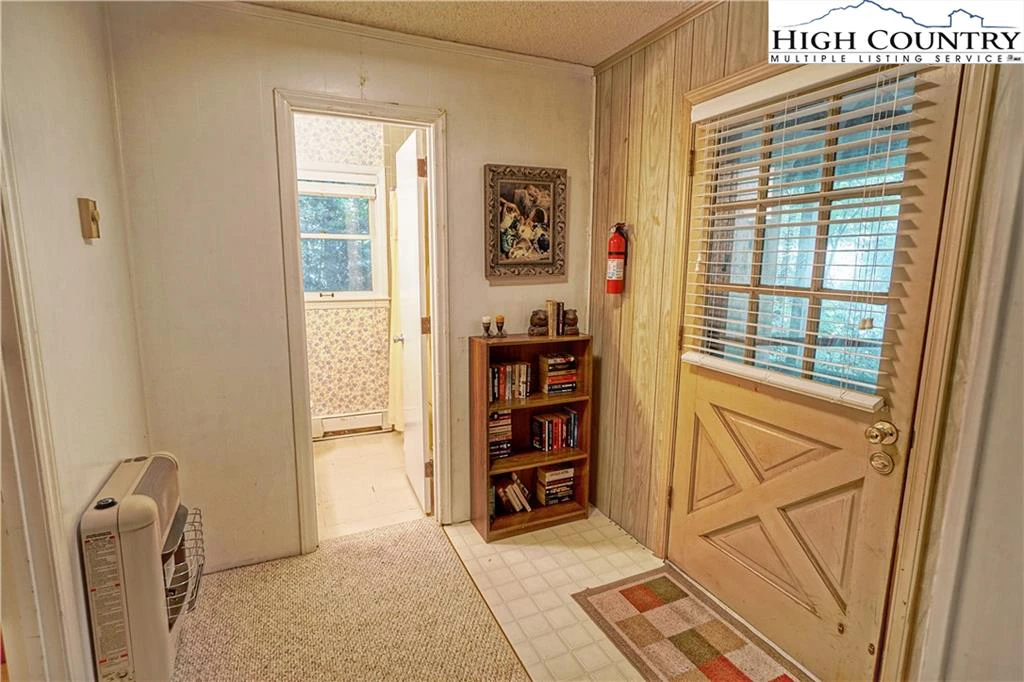 Image number 4 for the current listing