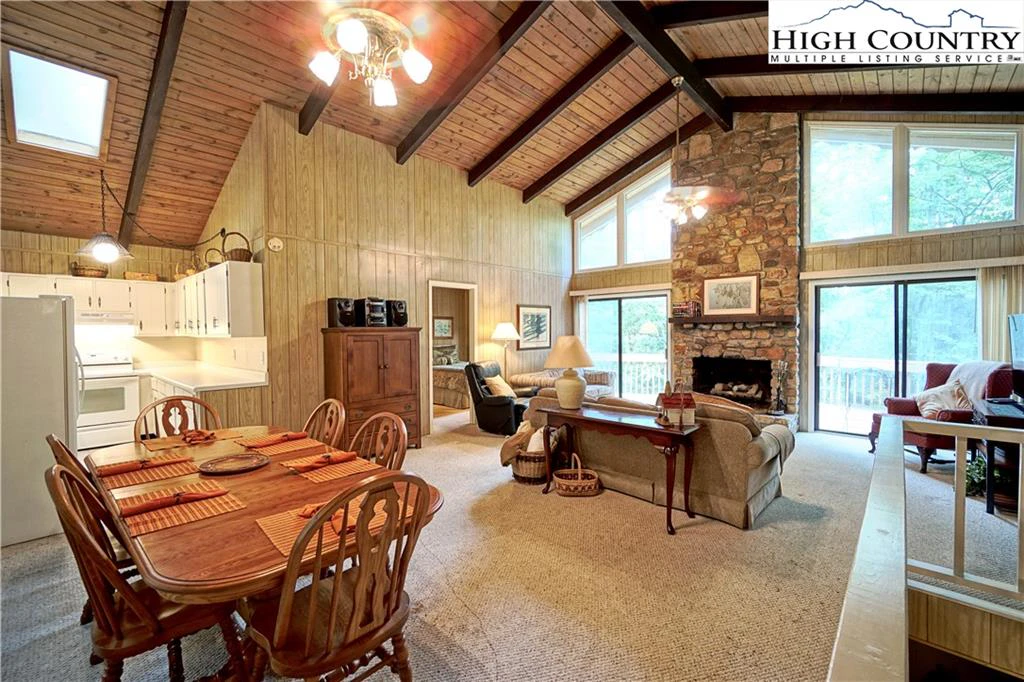 Image number 20 for the current listing